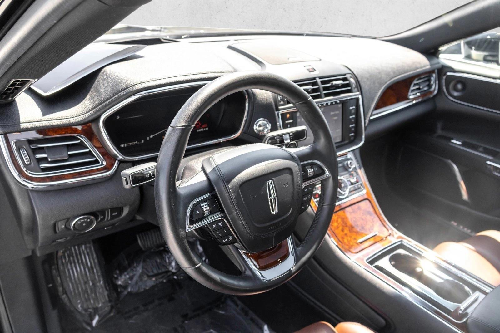 Thumbnail: 2020 Lincoln Continental - 3