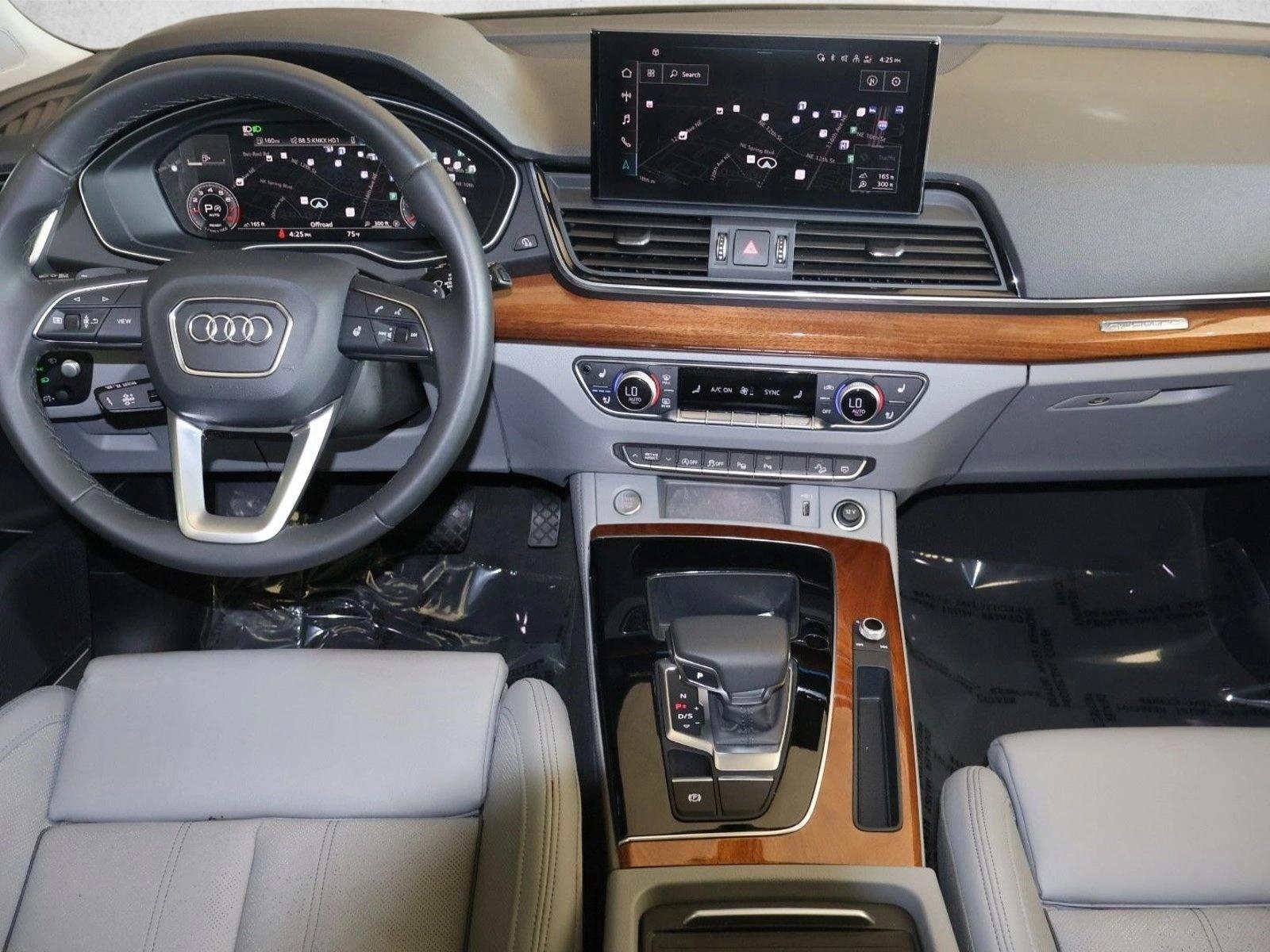 Thumbnail: 2023 Audi Q5 - 3