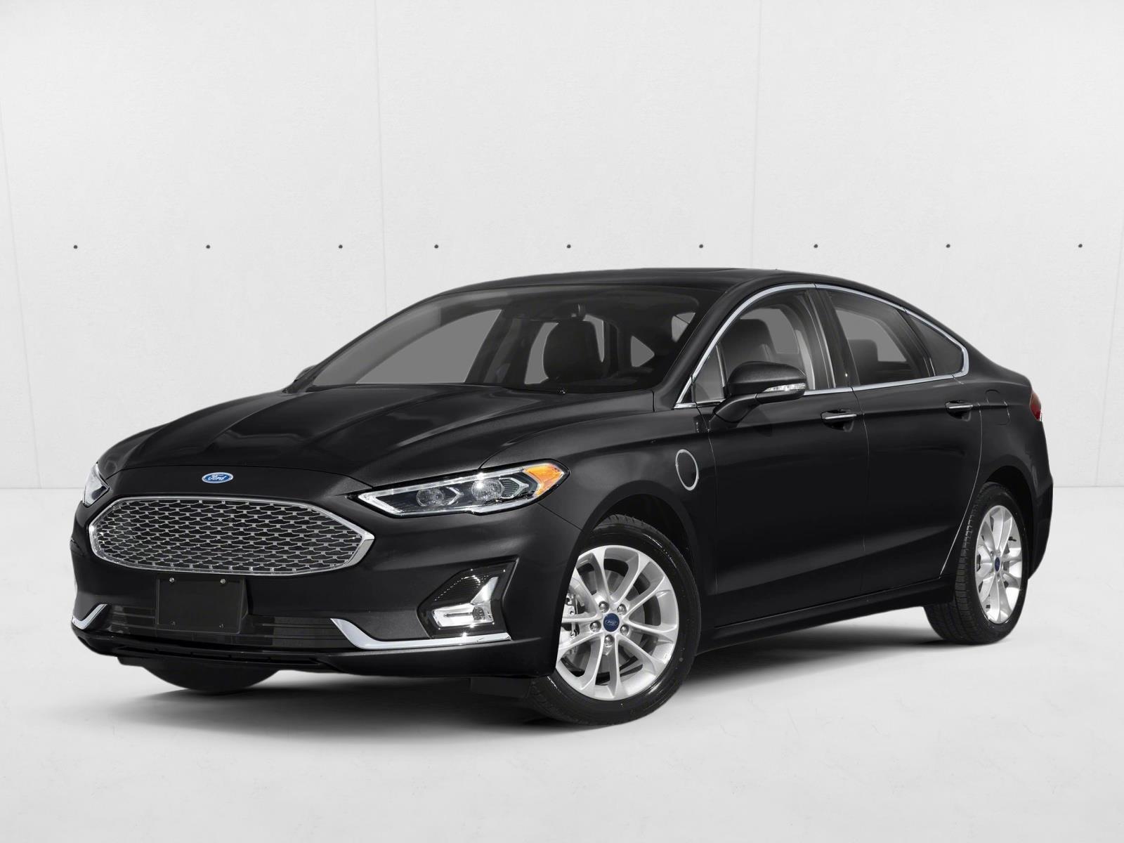 2019 Ford Fusion Plug-In Hybrid Titanium's photo