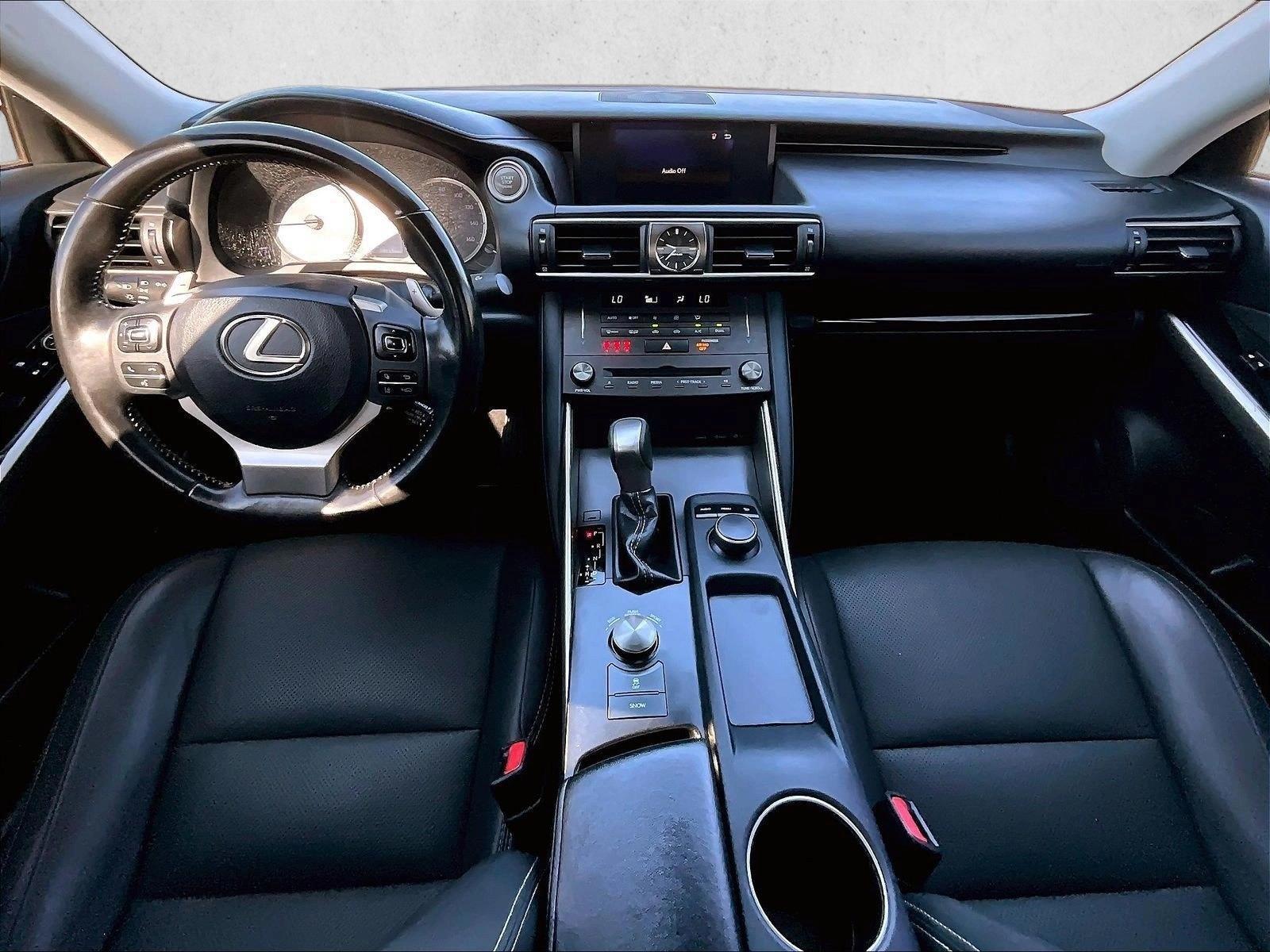 Thumbnail: 2020 Lexus IS - 3