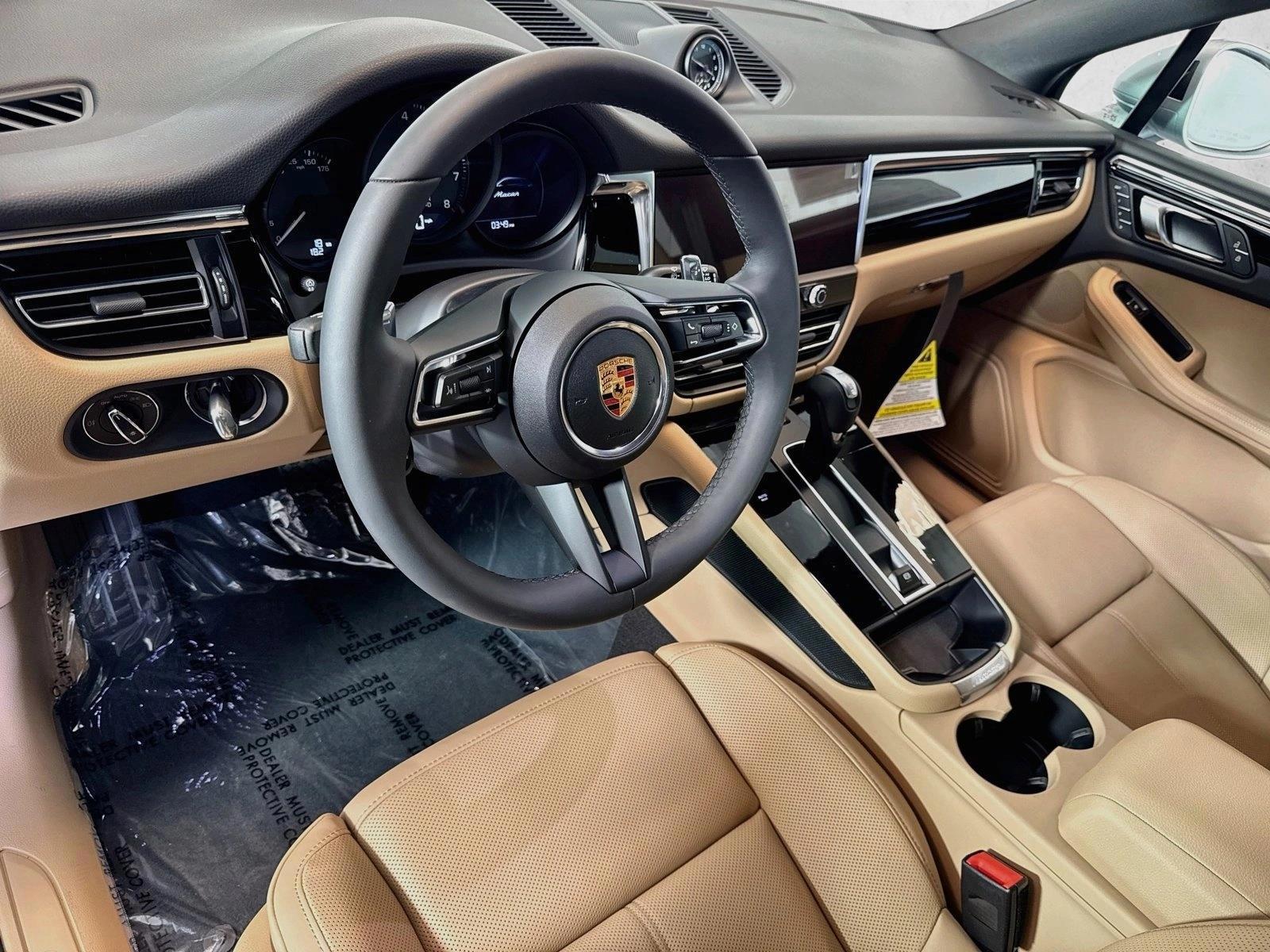 Thumbnail: 2026 Porsche Macan - 3