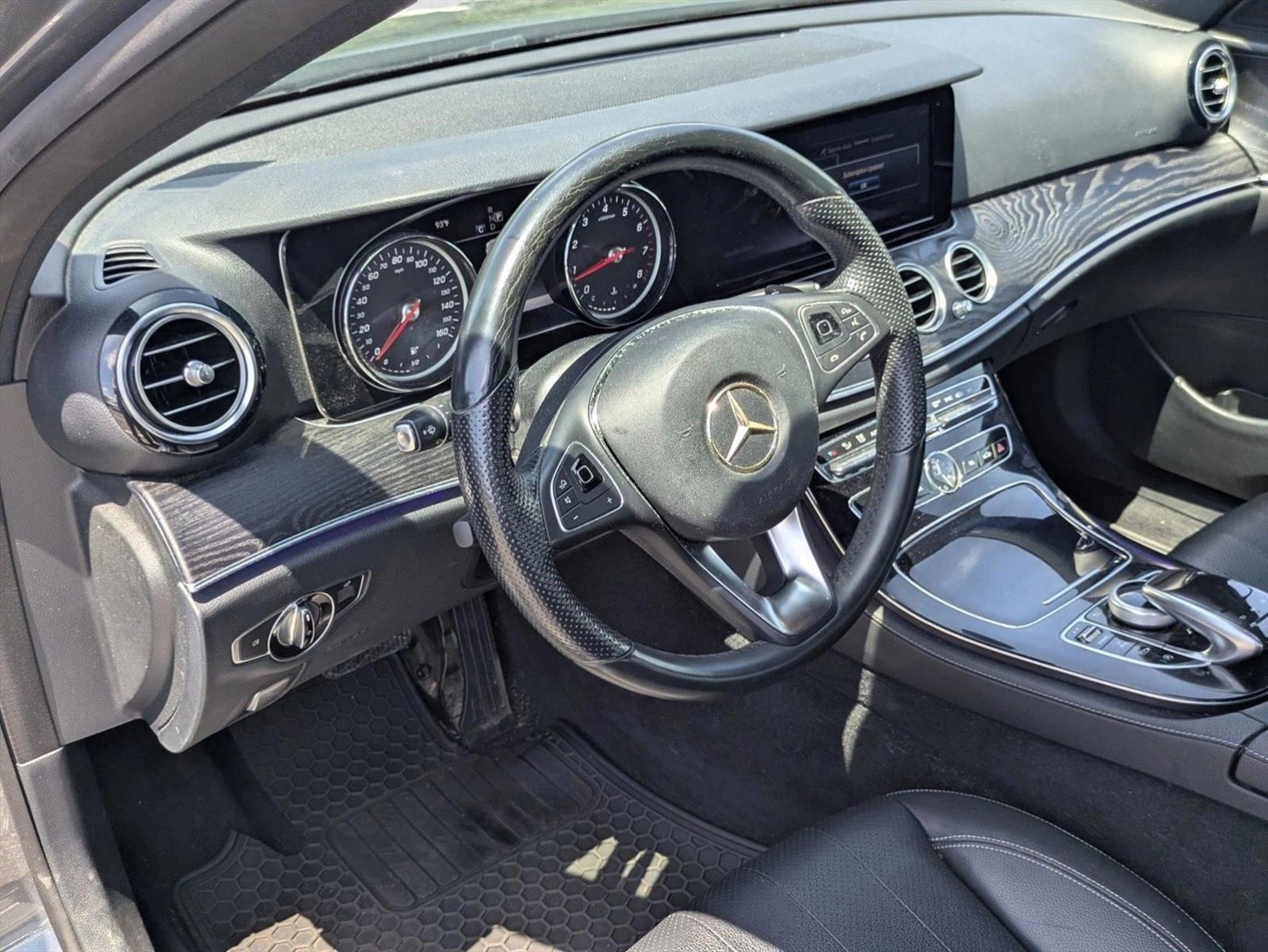 Thumbnail: 2017 Mercedes-Benz E-Class - 3