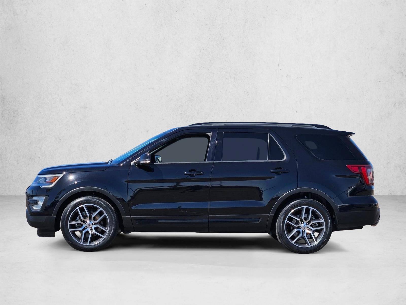 Thumbnail: 2016 Ford Explorer - 2