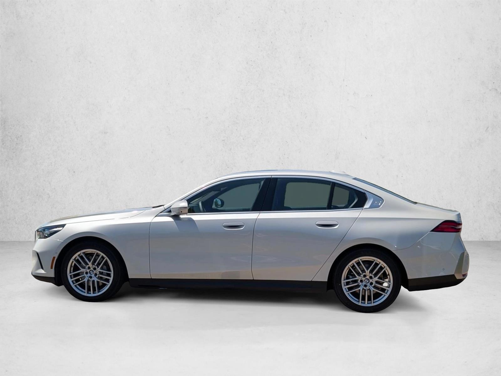 Thumbnail: 2025 BMW 5 Series - 2