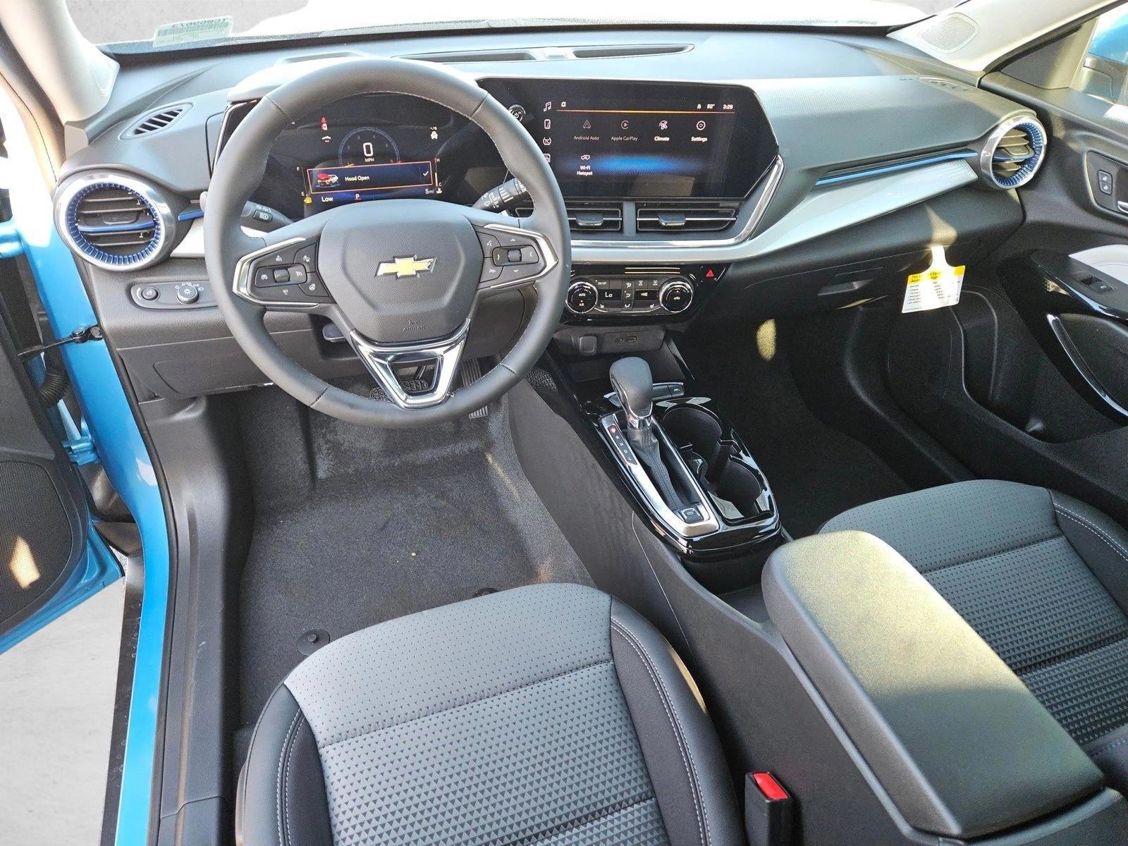 Thumbnail: 2026 Chevrolet Trax - 3