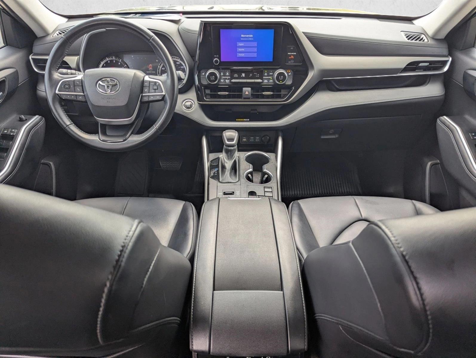 Thumbnail: 2023 Toyota Highlander - 3