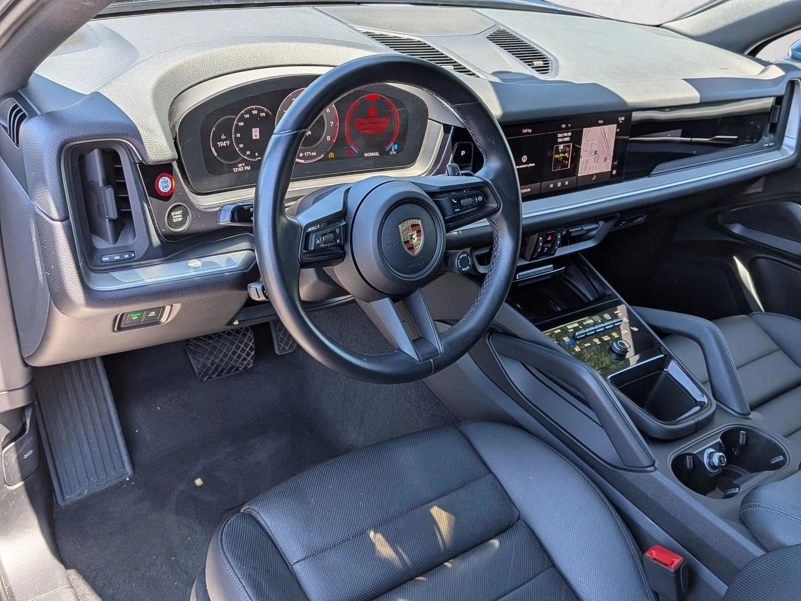 Thumbnail: 2024 Porsche Cayenne - 3
