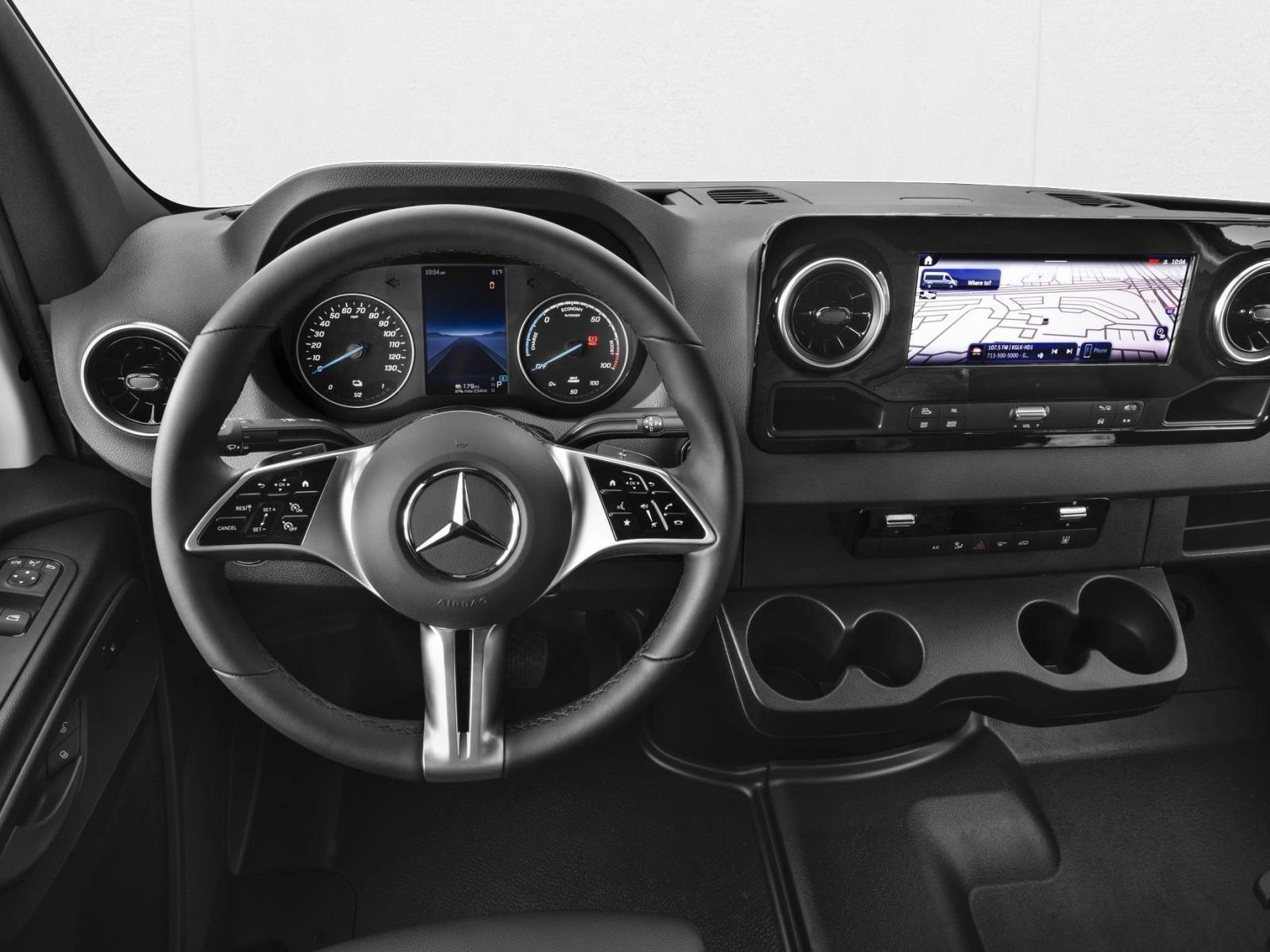 Thumbnail: 2025 Mercedes-Benz eSprinter - 3