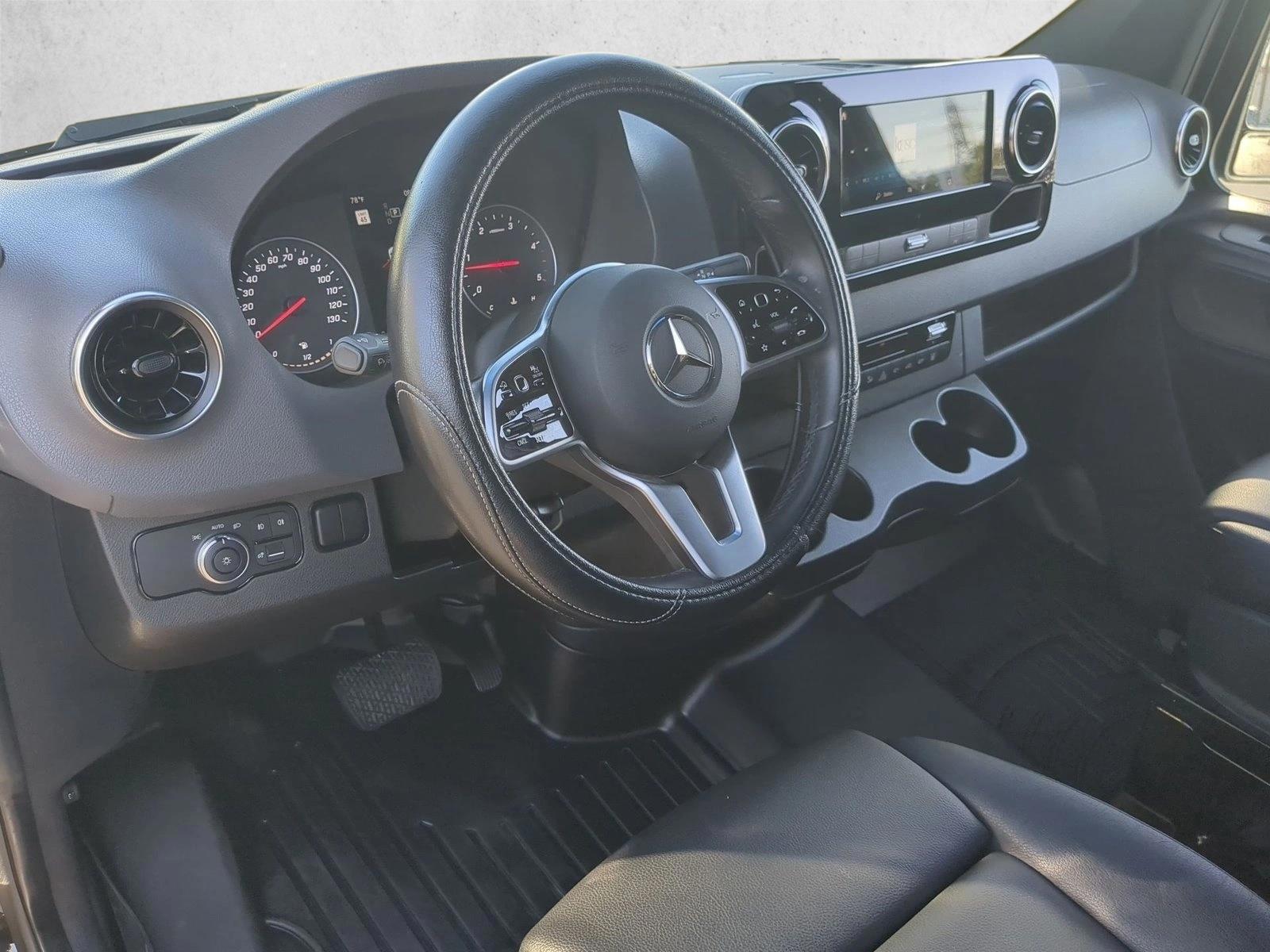 Thumbnail: 2020 Mercedes-Benz Sprinter - 3