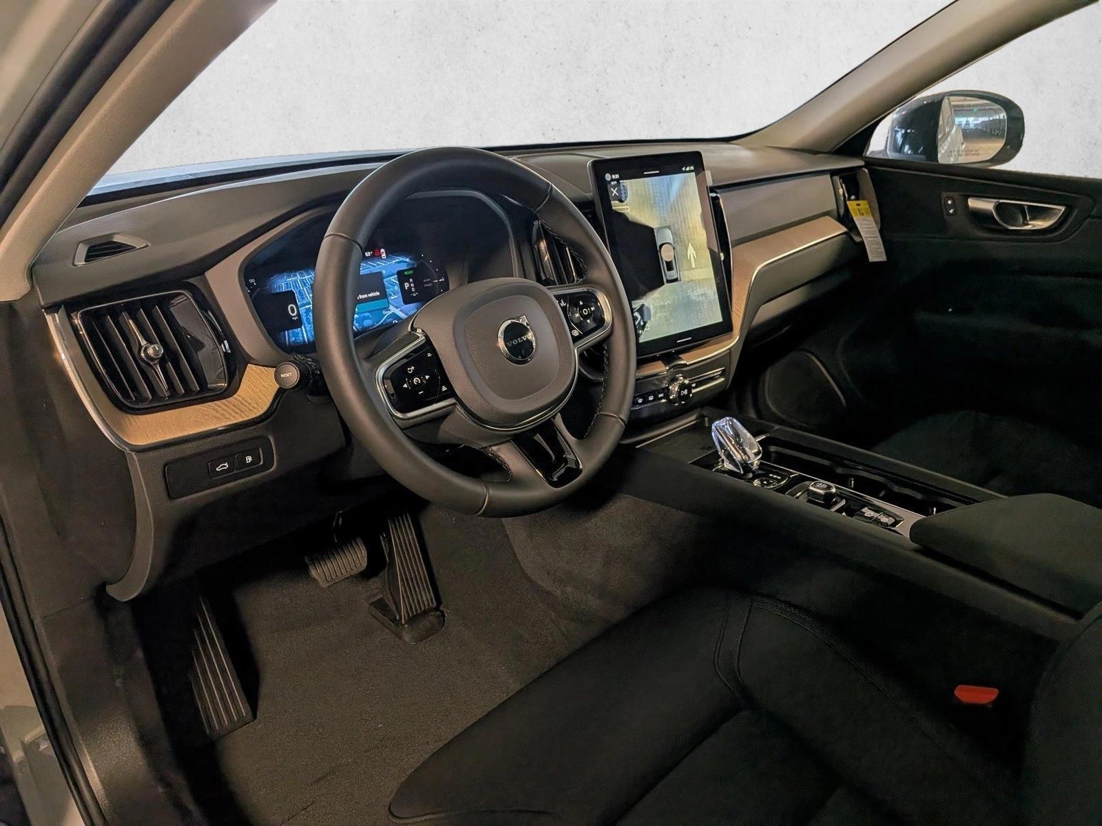 Thumbnail: 2026 Volvo XC60 - 3