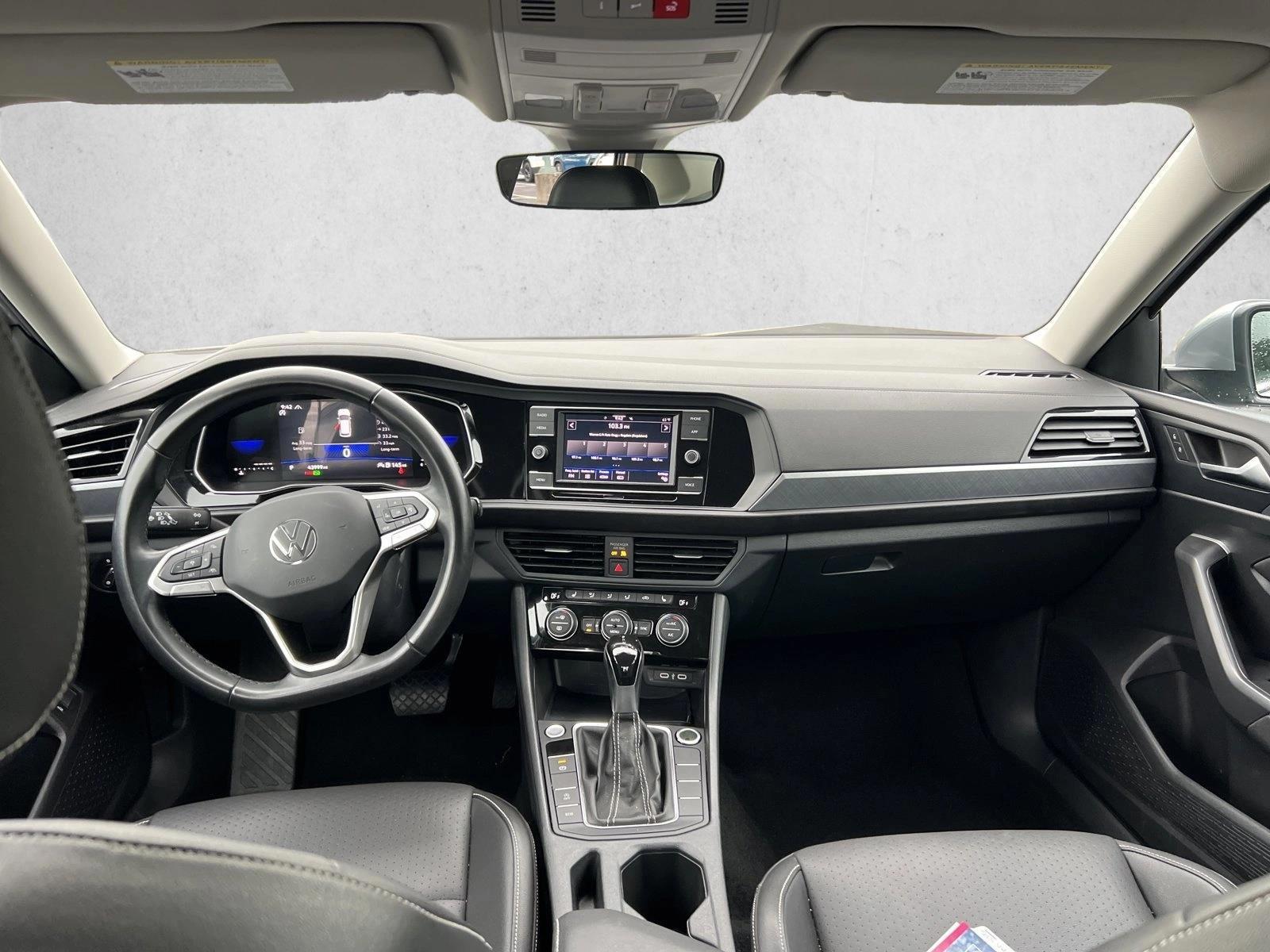 Thumbnail: 2024 Volkswagen Jetta - 4