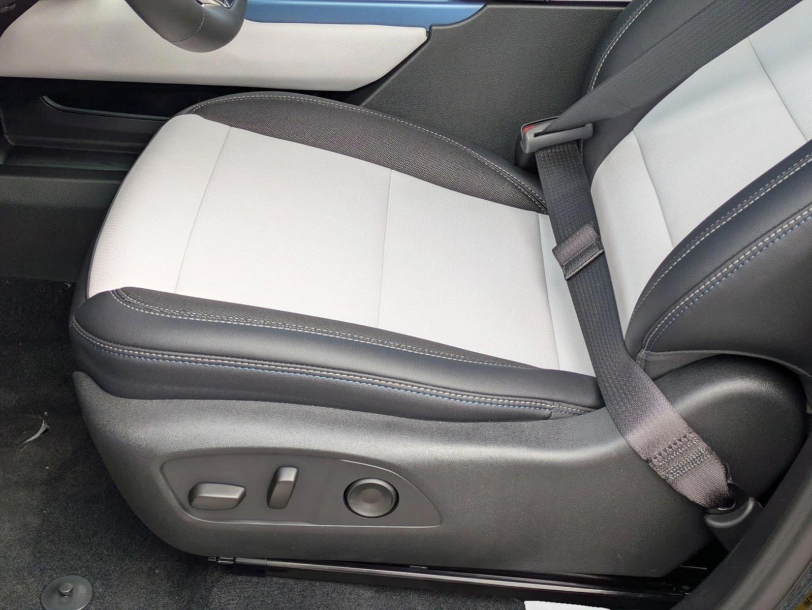 Thumbnail: 2026 Chevrolet Equinox - 4