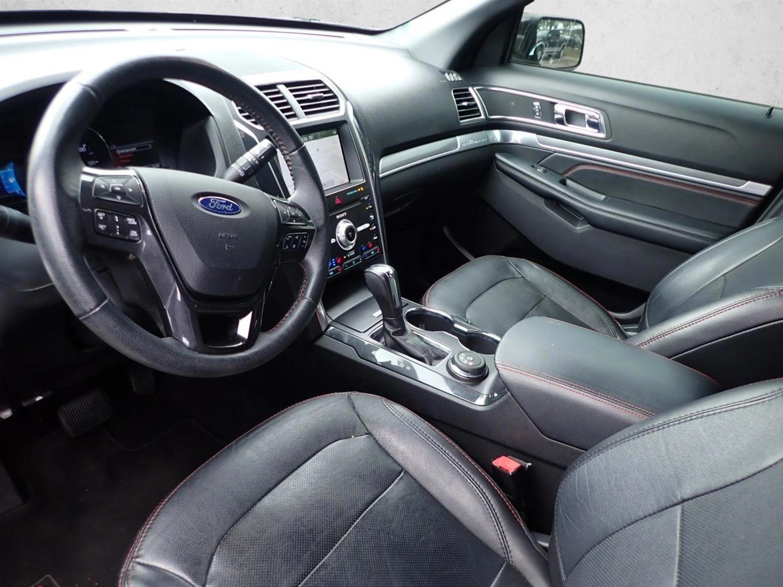 Thumbnail: 2019 Ford Explorer - 3