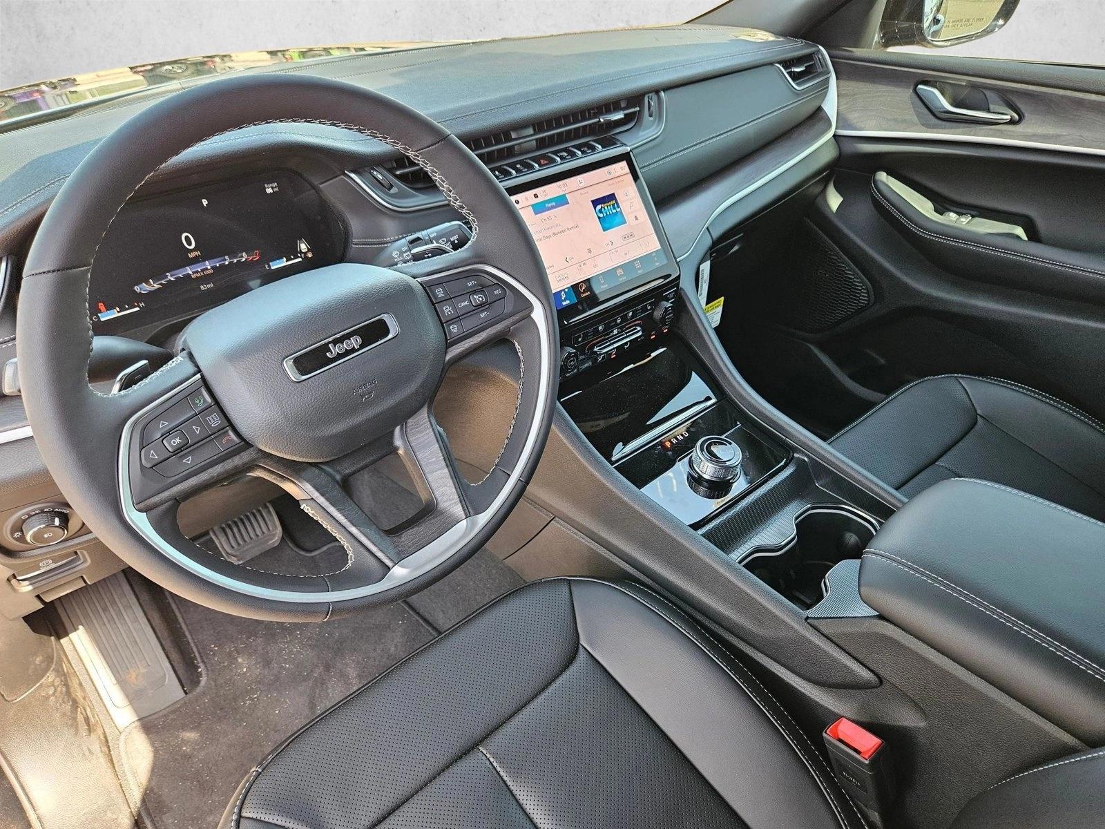 Thumbnail: 2025 Jeep Grand Cherokee - 3