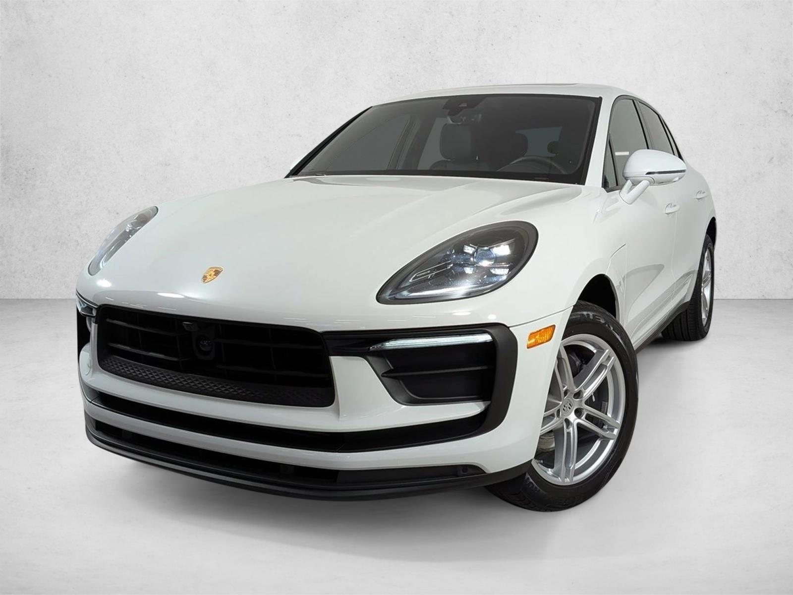 2025 Porsche Macan's photo