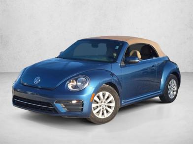 2019 Volkswagen Beetle S -
                  Bradenton, FL