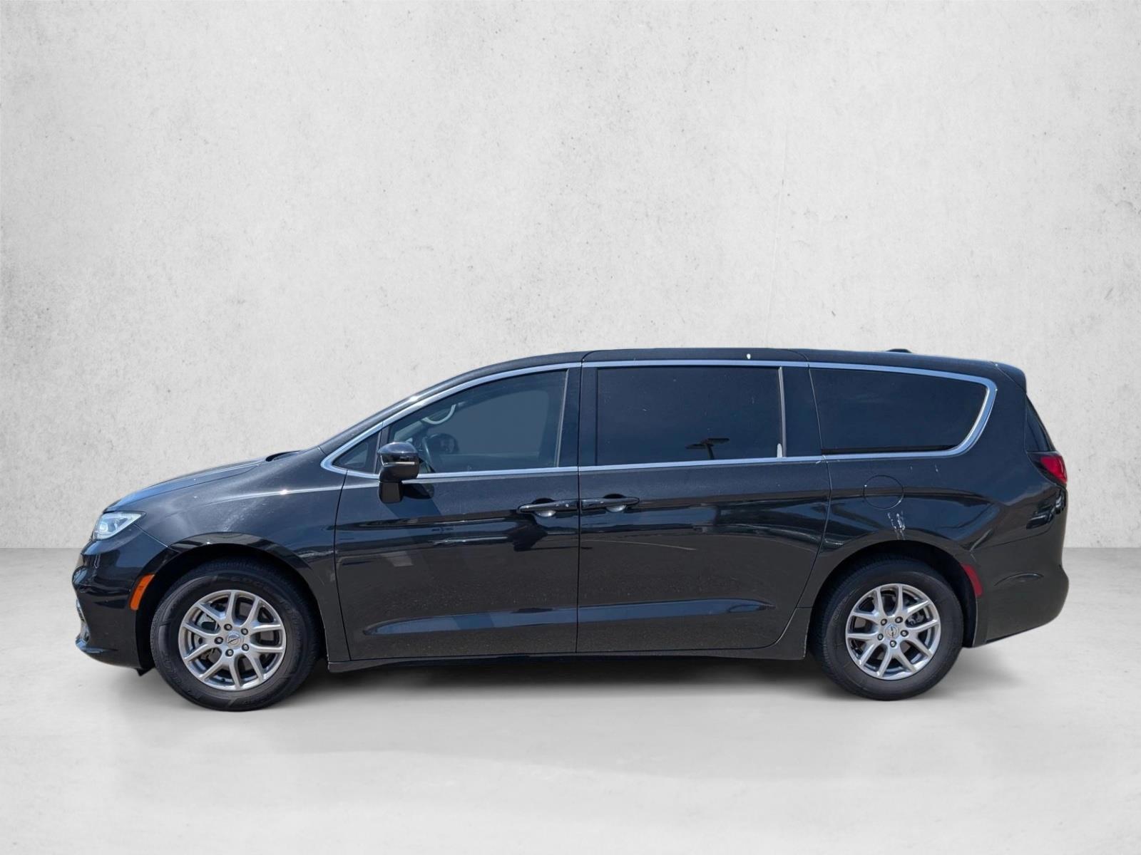 Thumbnail: 2023 Chrysler Pacifica - 2