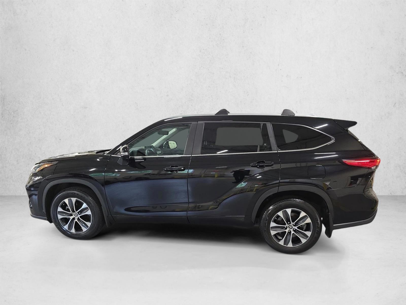 Thumbnail: 2023 Toyota Highlander - 2