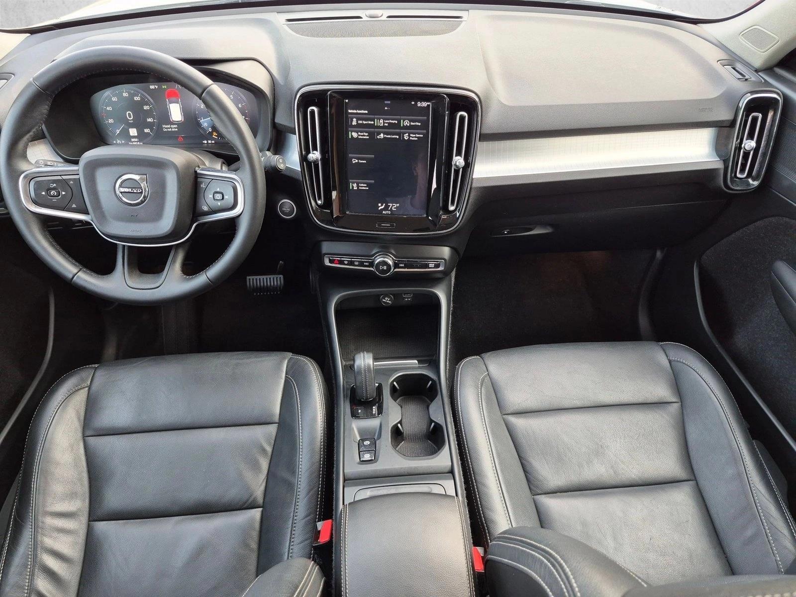 Thumbnail: 2019 Volvo XC40 - 4