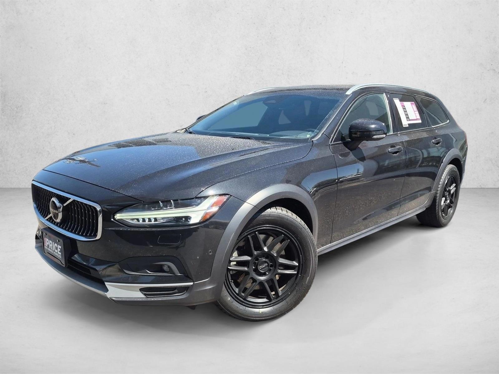 2022 Volvo V90 Cross Country Base