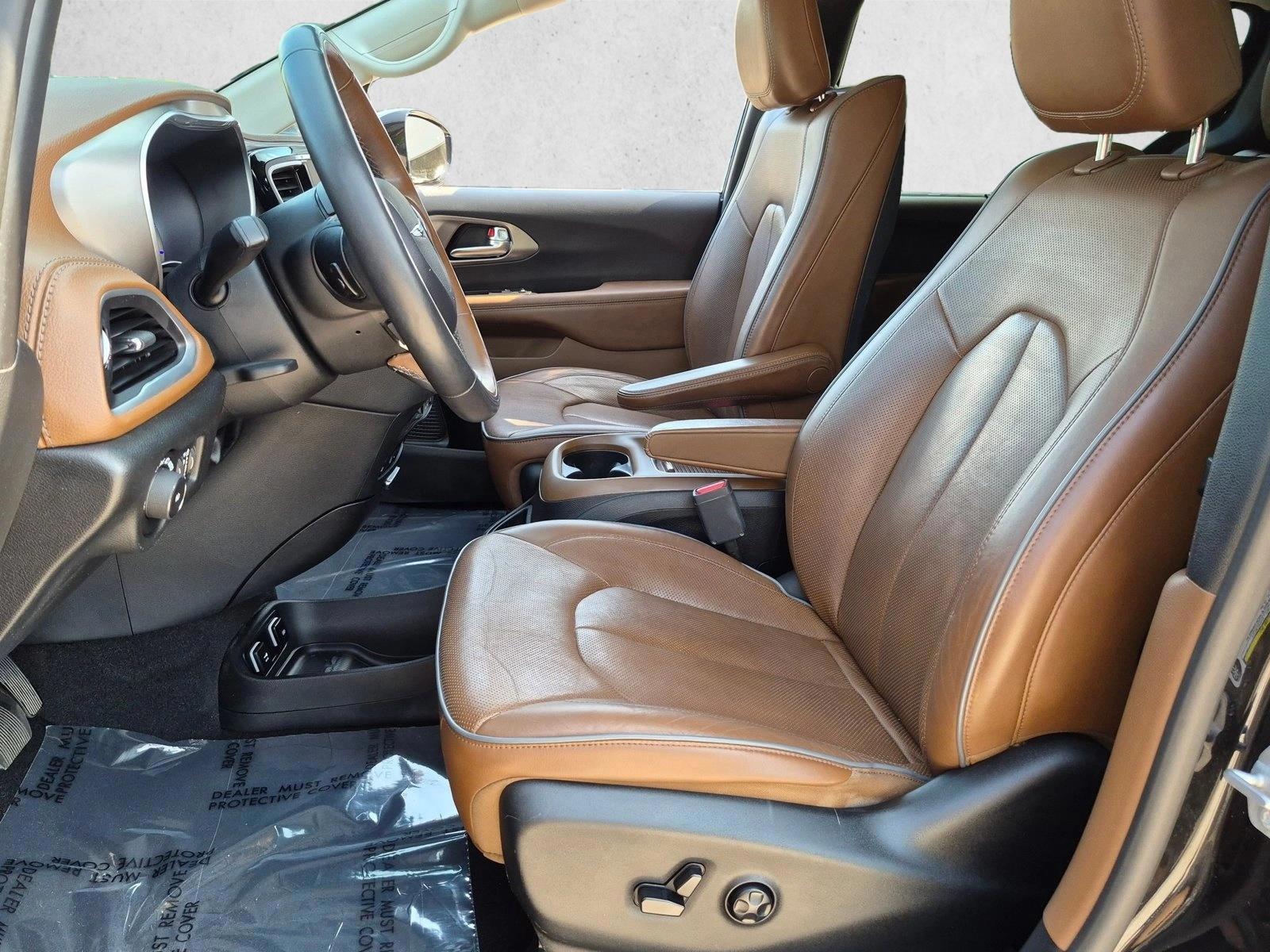 Thumbnail: 2019 Chrysler Pacifica - 4