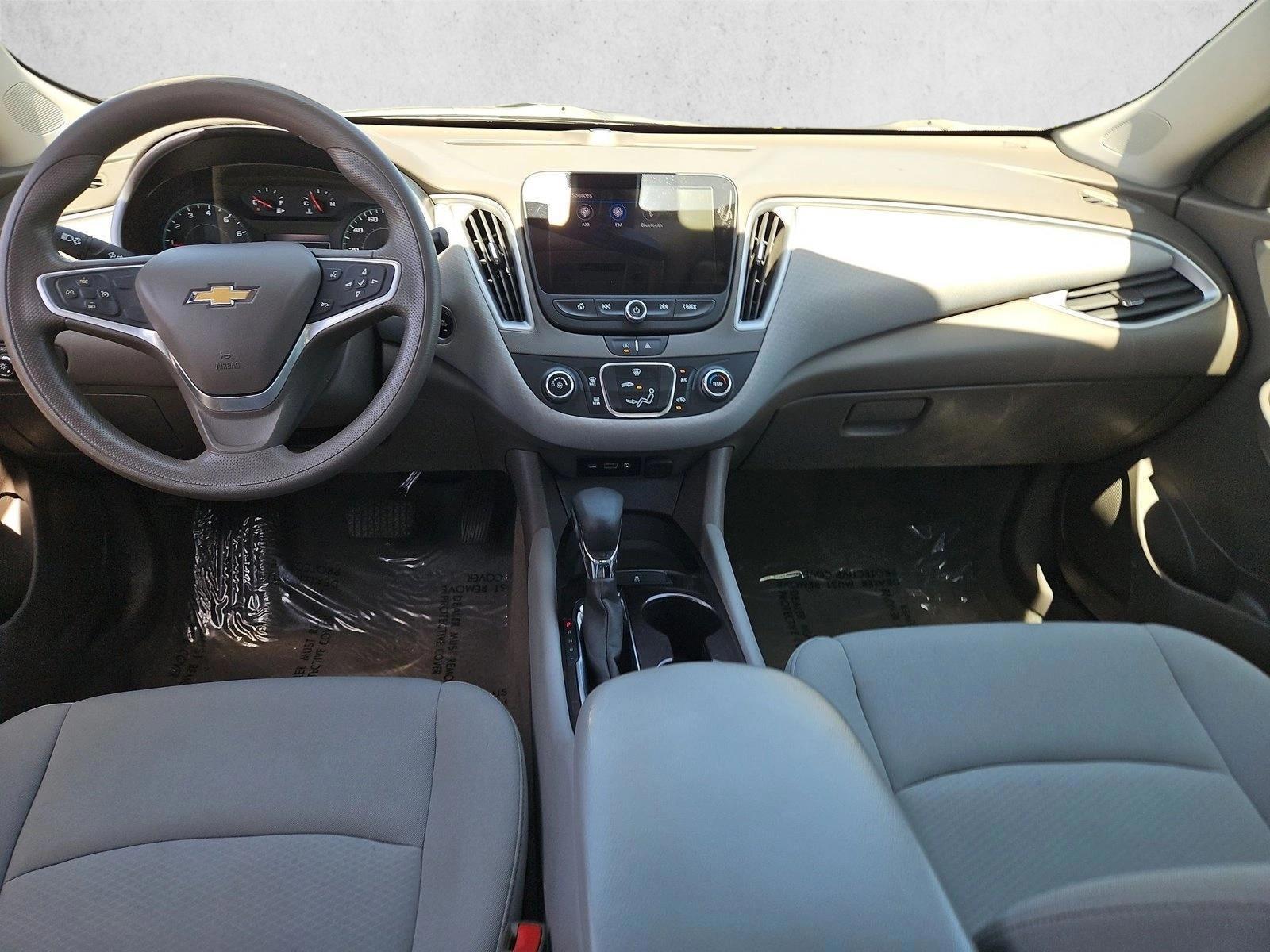 Thumbnail: 2022 Chevrolet Malibu - 3