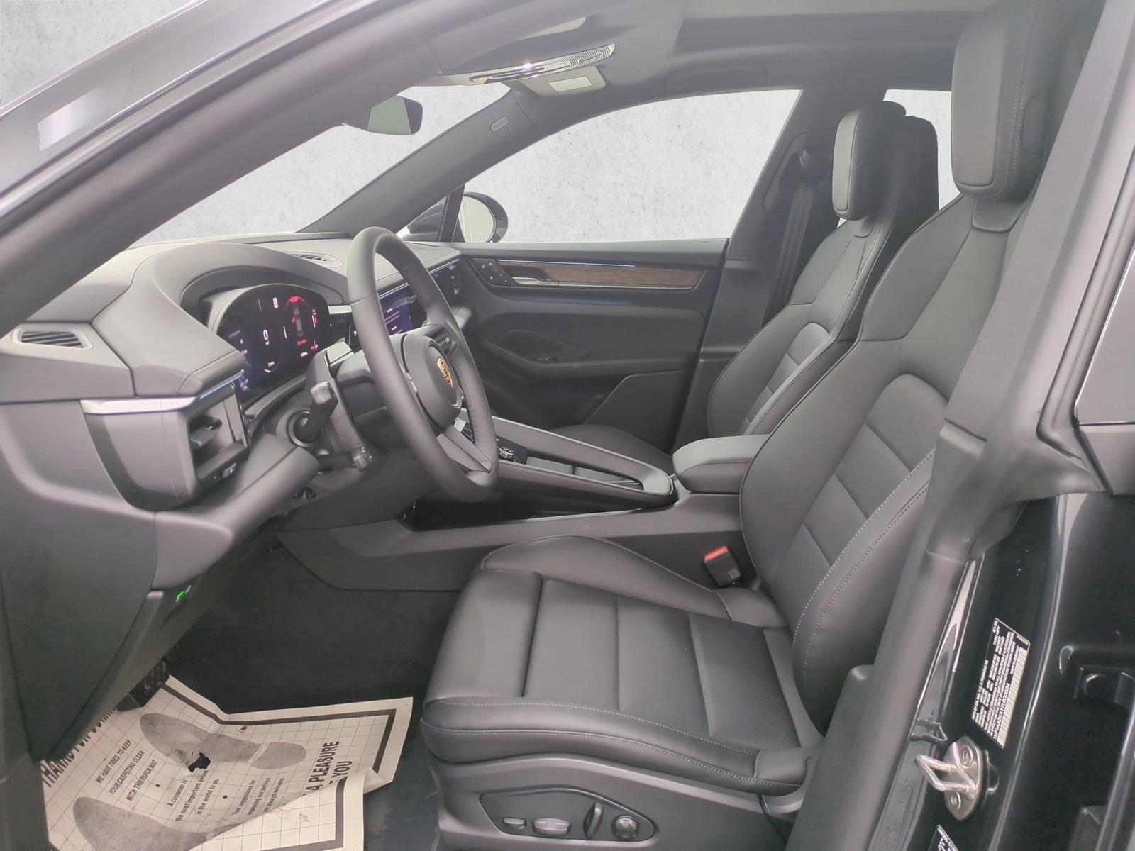 2026 Porsche Macan Base - Photo 5