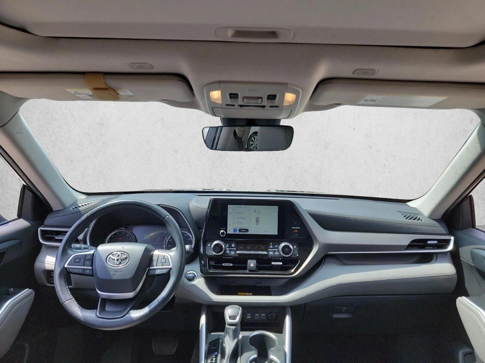 Thumbnail: 2023 Toyota Highlander - 3