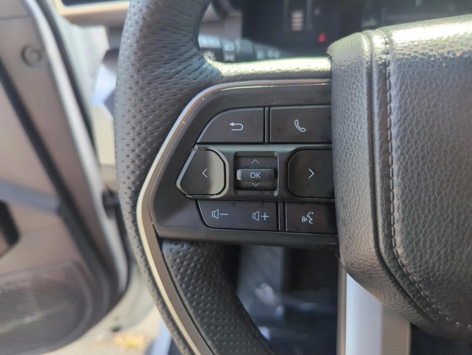 2024 Toyota Tacoma SR5 - Photo 12