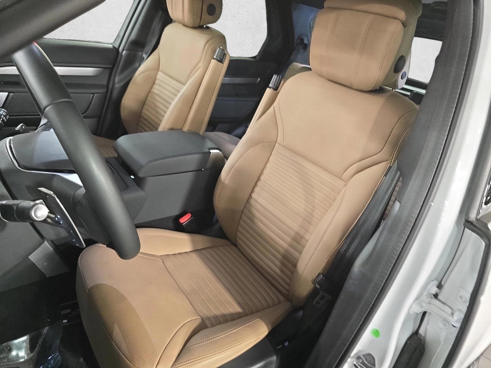 2025 Land Rover Discovery Dynamic SE - Photo 16