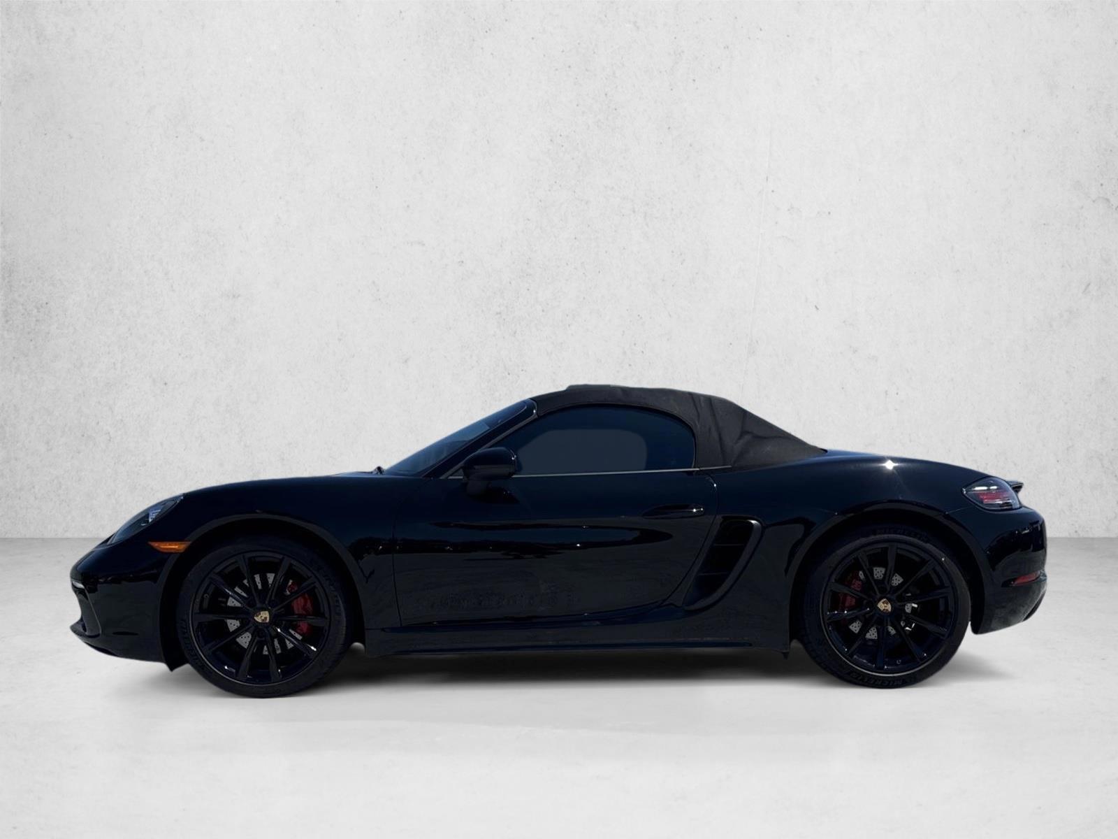 Thumbnail: 2017 Porsche 718 Boxster - 3