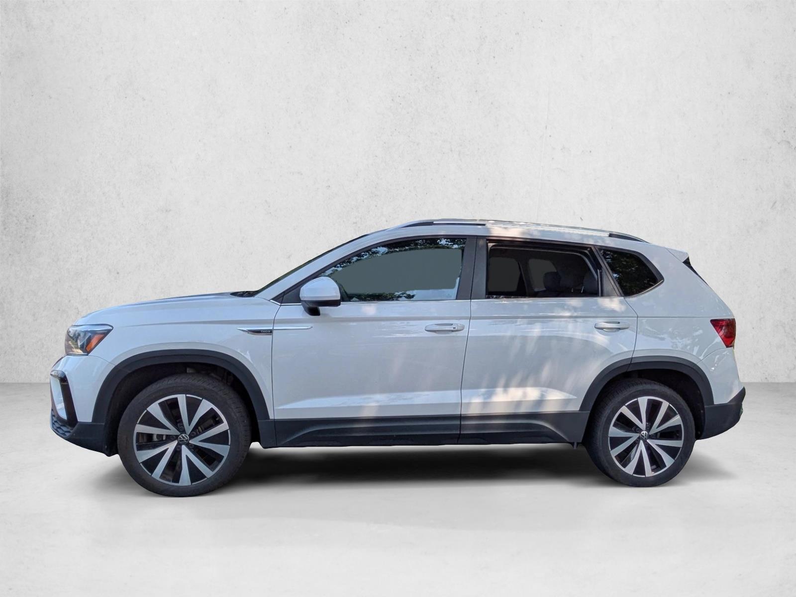 Thumbnail: 2022 Volkswagen Taos - 2