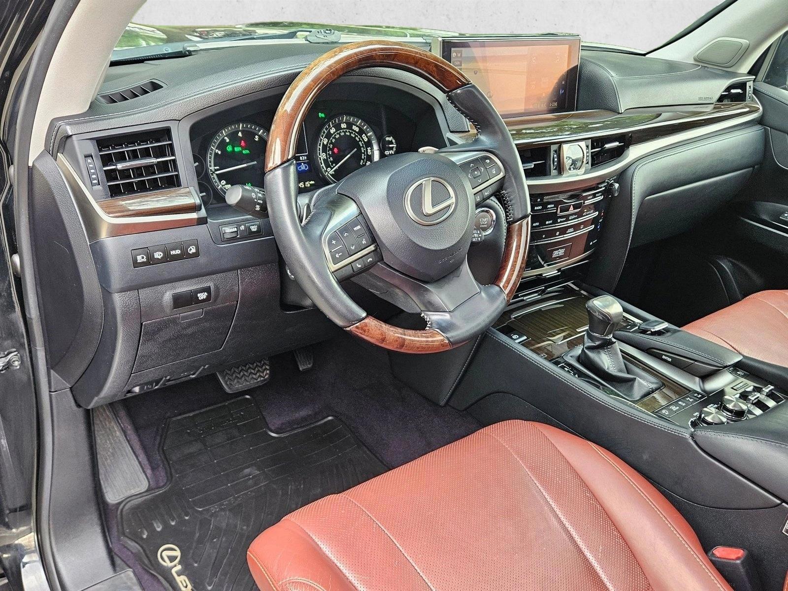 Thumbnail: 2016 Lexus LX - 3
