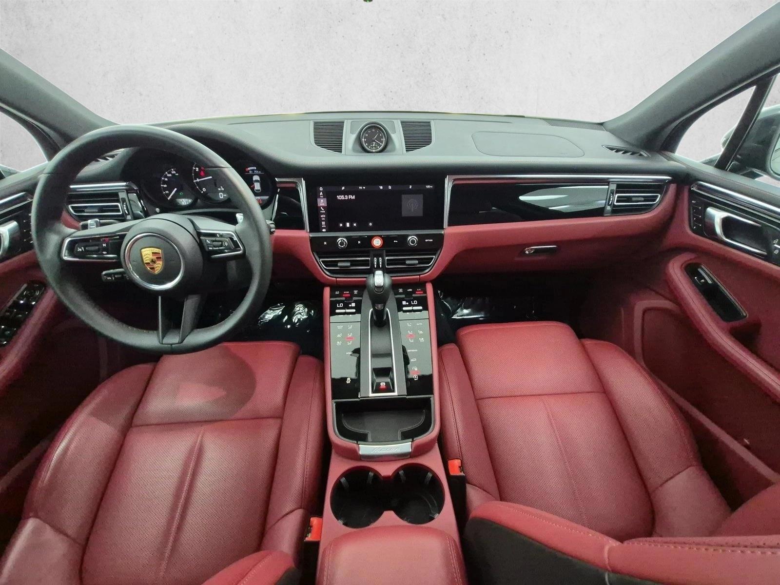 2026 Porsche Macan T - Photo 20