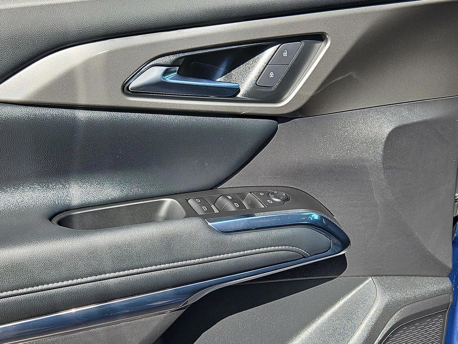 2025 Chevrolet Traverse LT - Photo 12