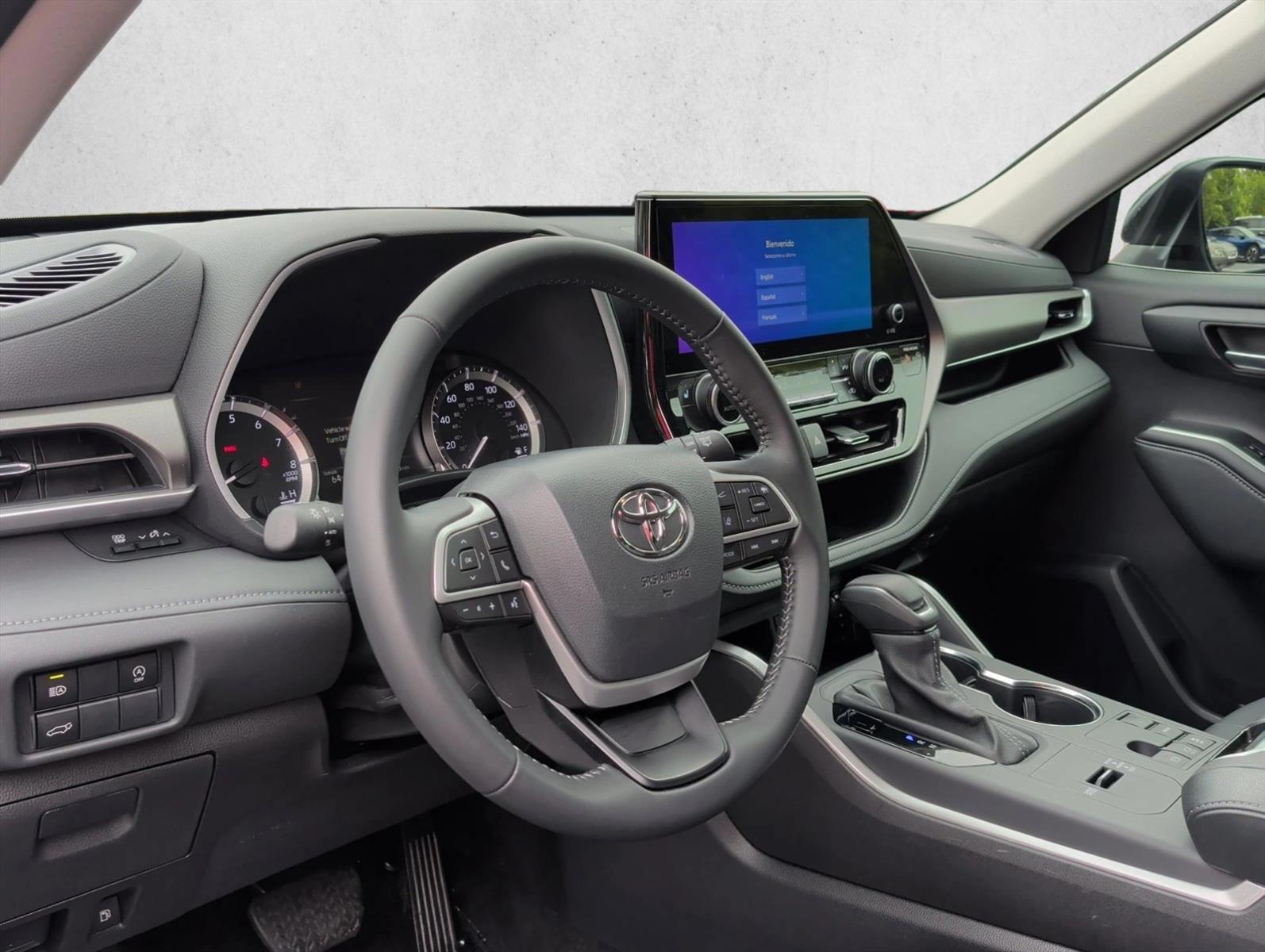 Thumbnail: 2025 Toyota Highlander - 3