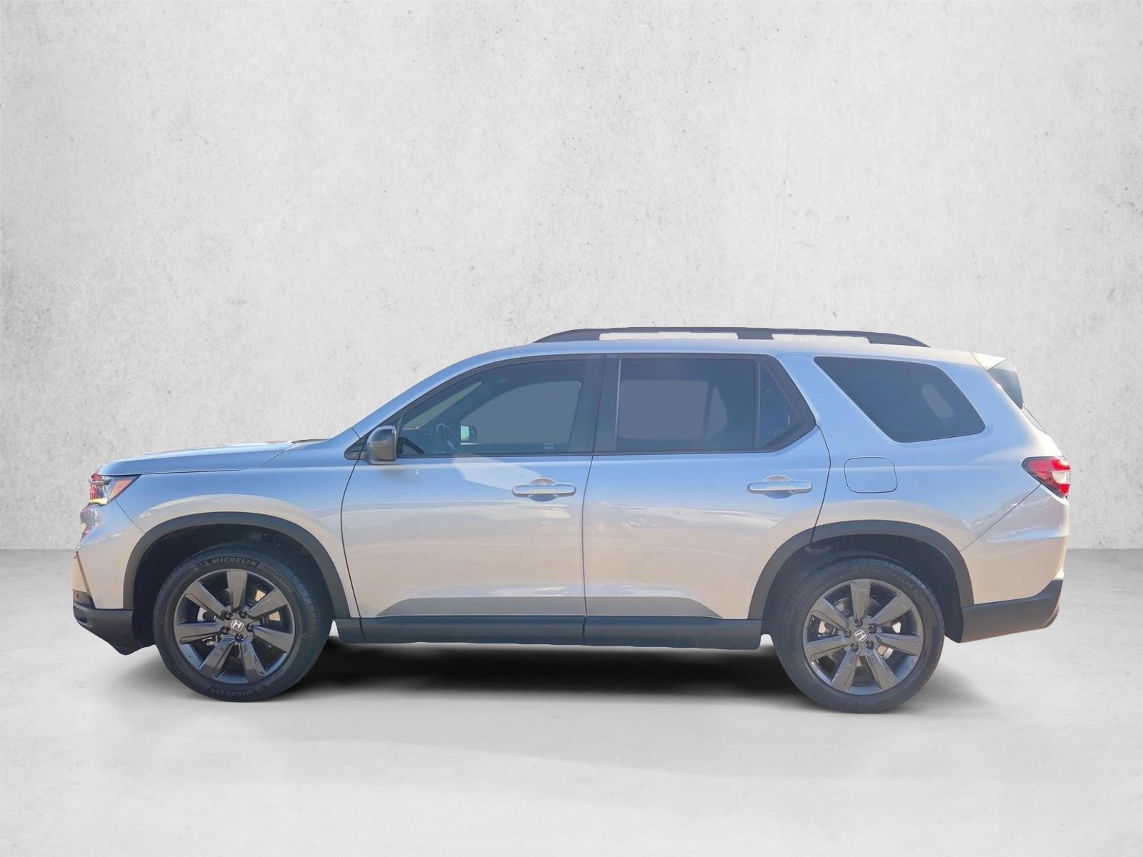 Thumbnail: 2023 Honda Pilot - 2