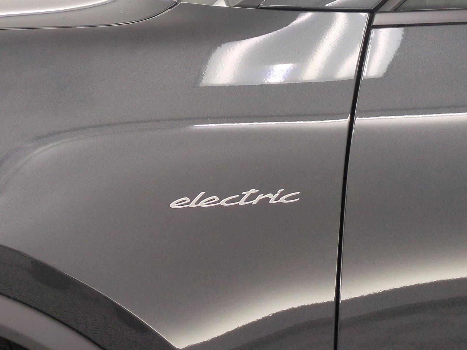 2026 Porsche Macan Base - Photo 18