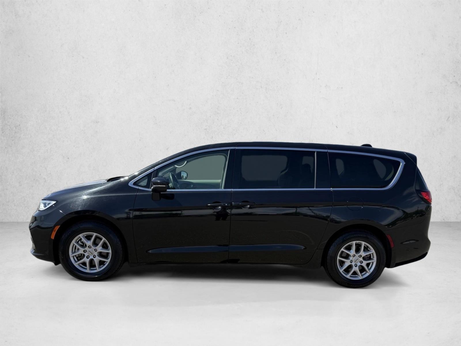 Thumbnail: 2023 Chrysler Pacifica - 2