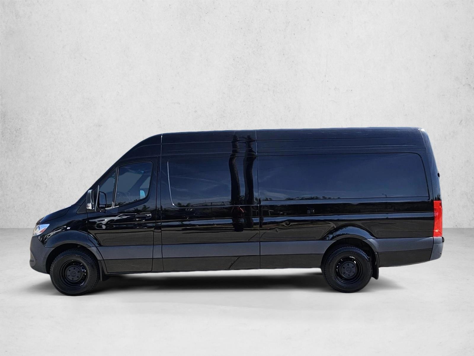 Thumbnail: 2025 Mercedes-Benz Sprinter - 2