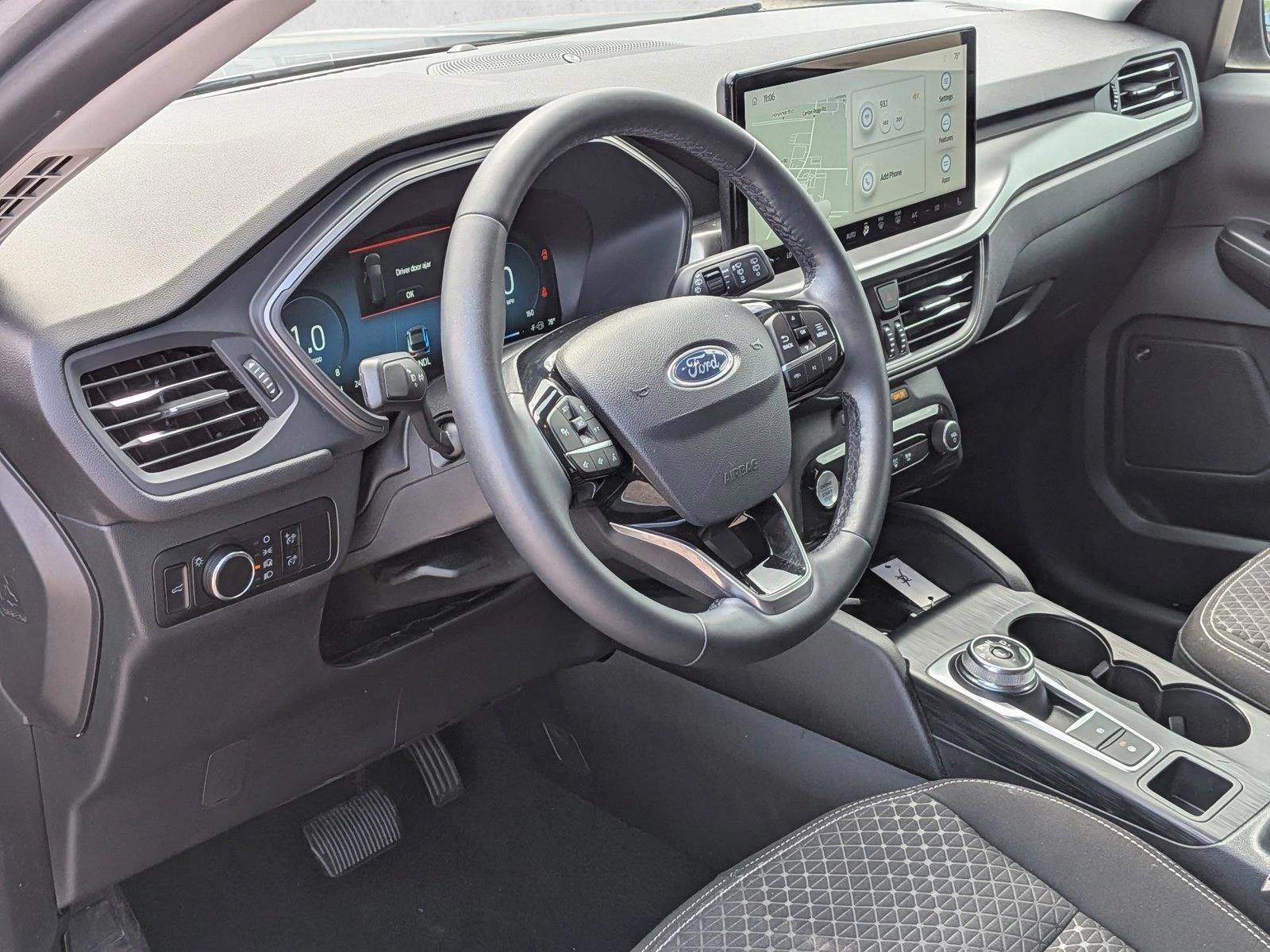 Thumbnail: 2023 Ford Escape - 3