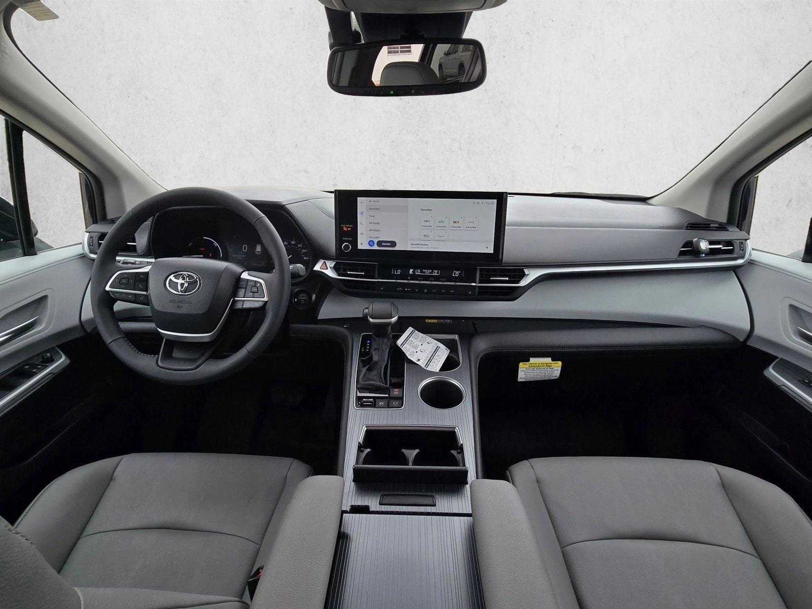 Thumbnail: 2025 Toyota Sienna - 3