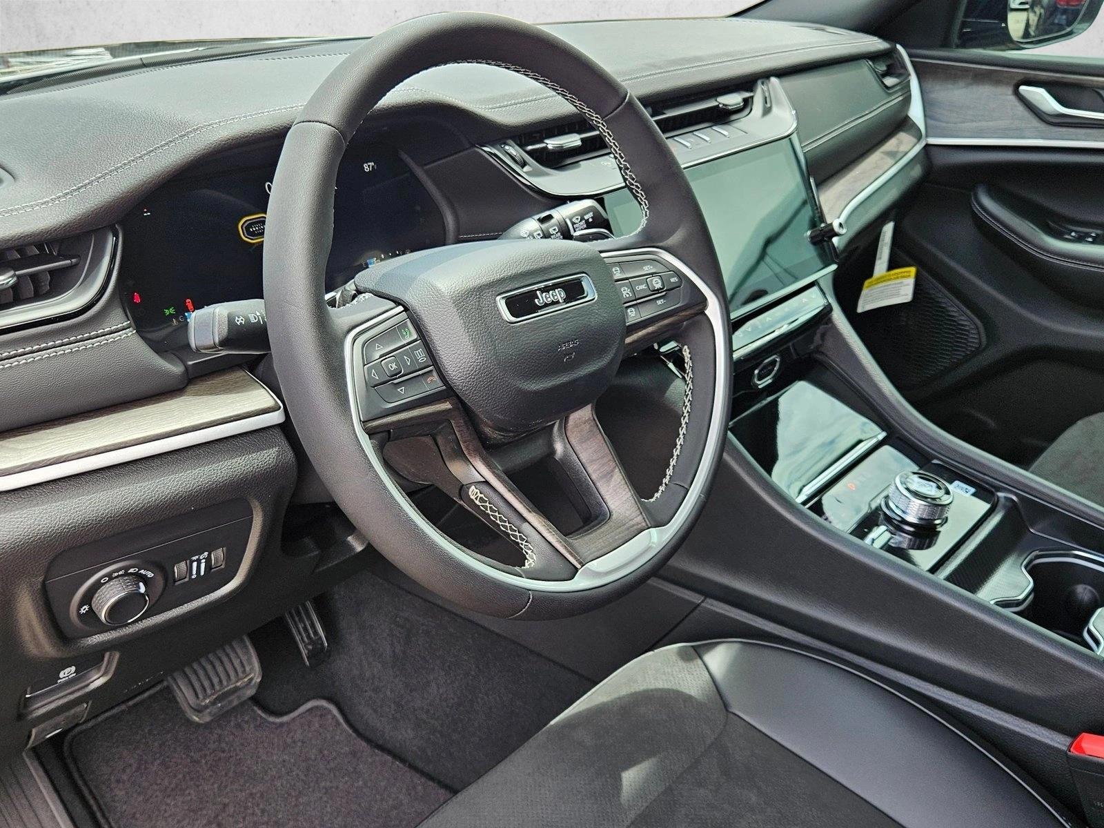Thumbnail: 2026 Jeep Grand Cherokee L - 3