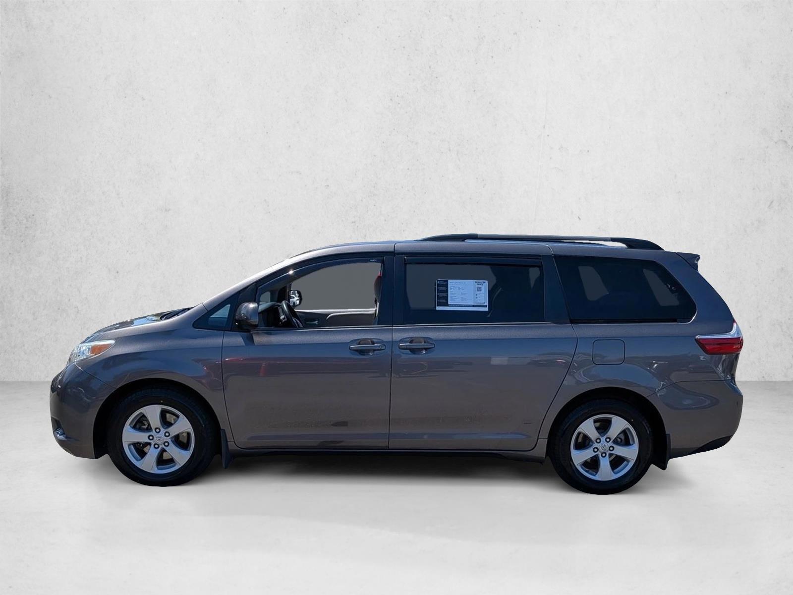 Thumbnail: 2016 Toyota Sienna - 2