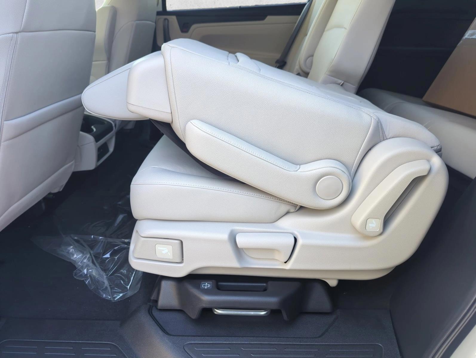 Thumbnail: 2026 Honda Odyssey - 4