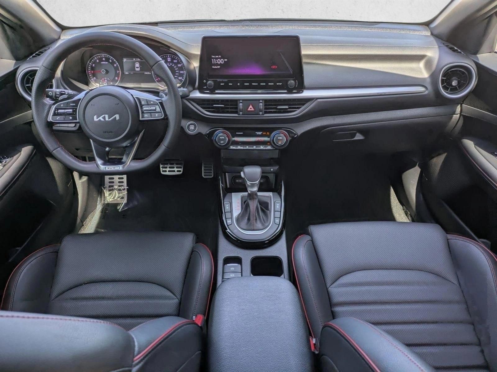 Thumbnail: 2023 Kia Forte - 4