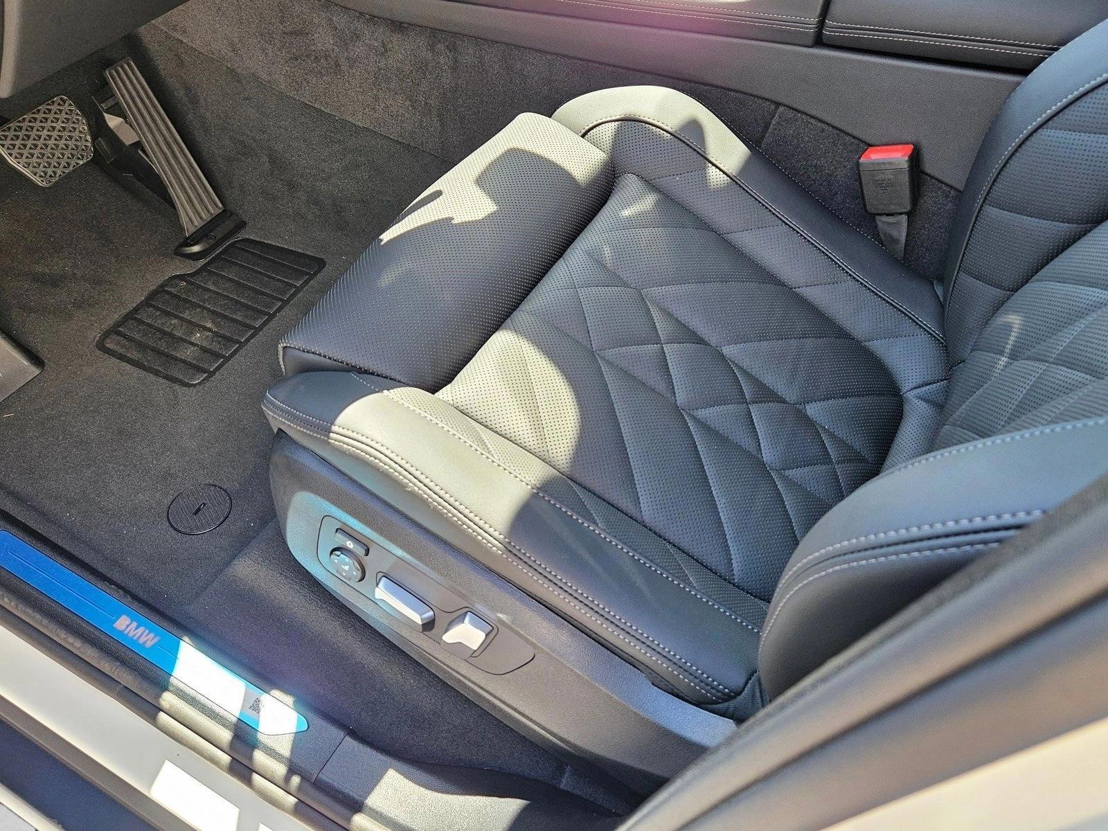 Thumbnail: 2026 BMW X5 - 5
