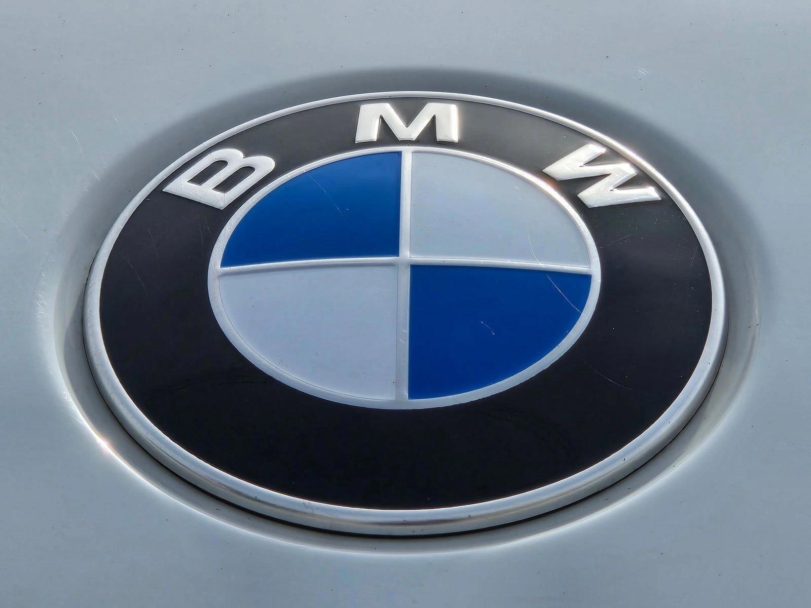 2022 BMW 3 Series 330i - Photo 24