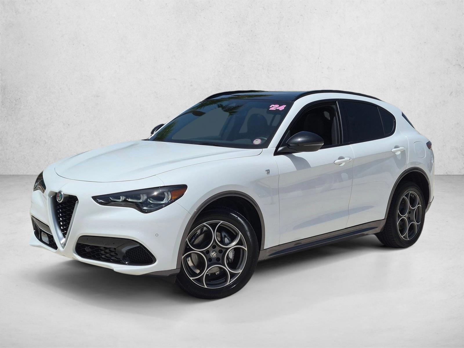 Thumbnail: 2024 Alfa Romeo Stelvio - 1