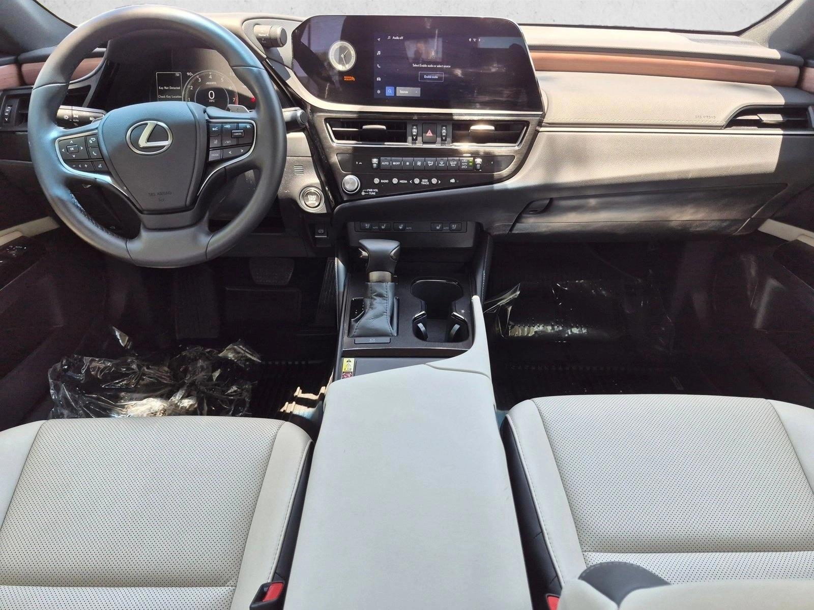 Thumbnail: 2025 Lexus ES - 3